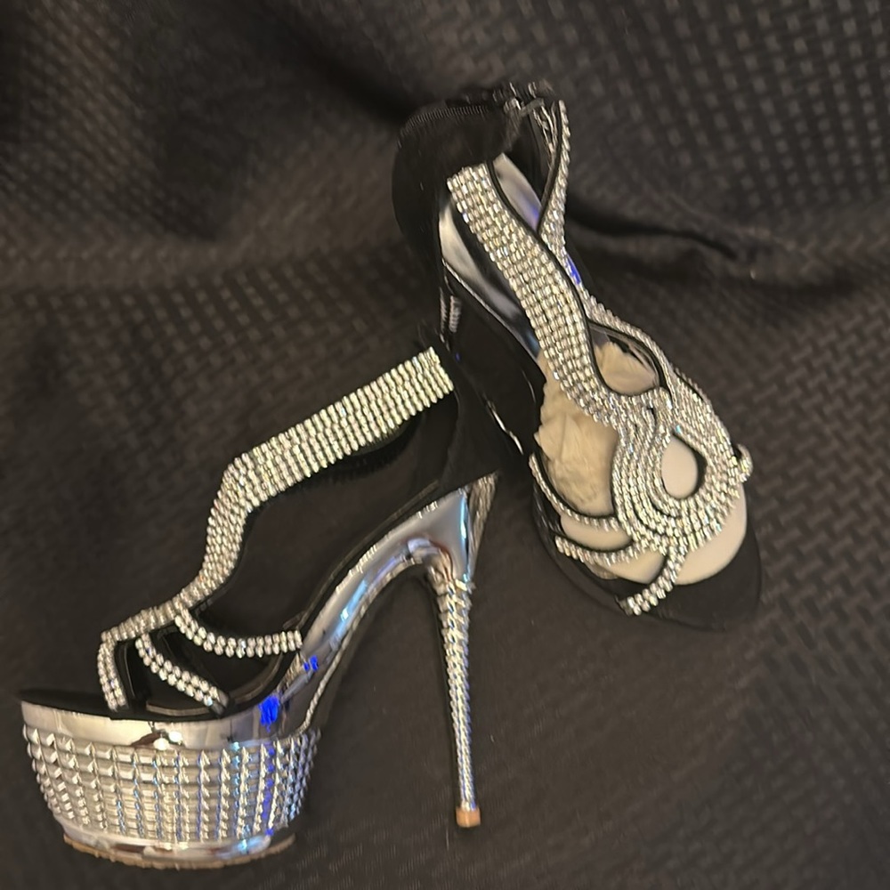 Beauty Heel Black 6” Stilettos - Picture 3 of 5